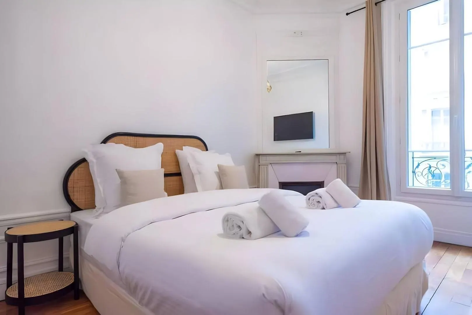 Tbs 318 - Superb Apartment With Eiffel Tower View